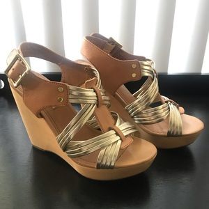 Tampa Wood Wedges Leather and Metallic upper